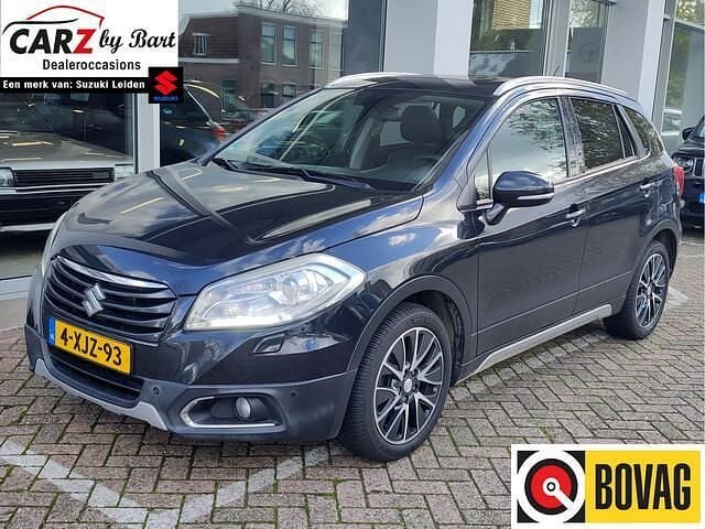 Zwart Gebruikt 2014 Suzuki SX4 S-Cross SUV | € 12.445 (Eerlijke prijs) - Afbeelding 1/4