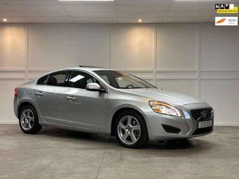 Grijs, metallic lak Gebruikt 2012 Volvo S60 Sedan | € 12.950 (Goede deal) - Afbeelding 1/4