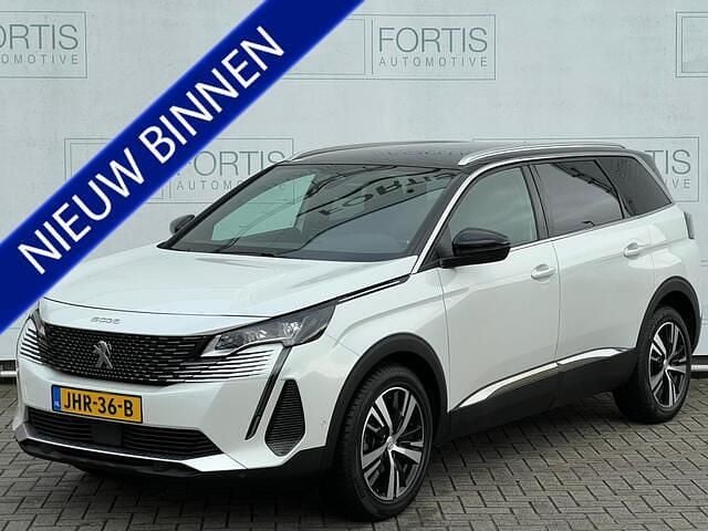 Wit (metallic) Occasion 2023 Peugeot 5008 GT-line SUV | € 27.700 (Eerlijke prijs) - Afbeelding 1/4
