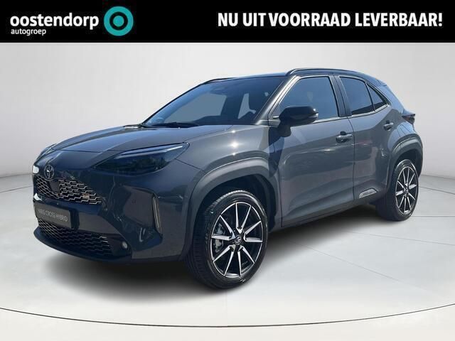 Grijs Nieuw 2025 Toyota Yaris Cross Plus SUV | € 41.150 - Afbeelding 1/4