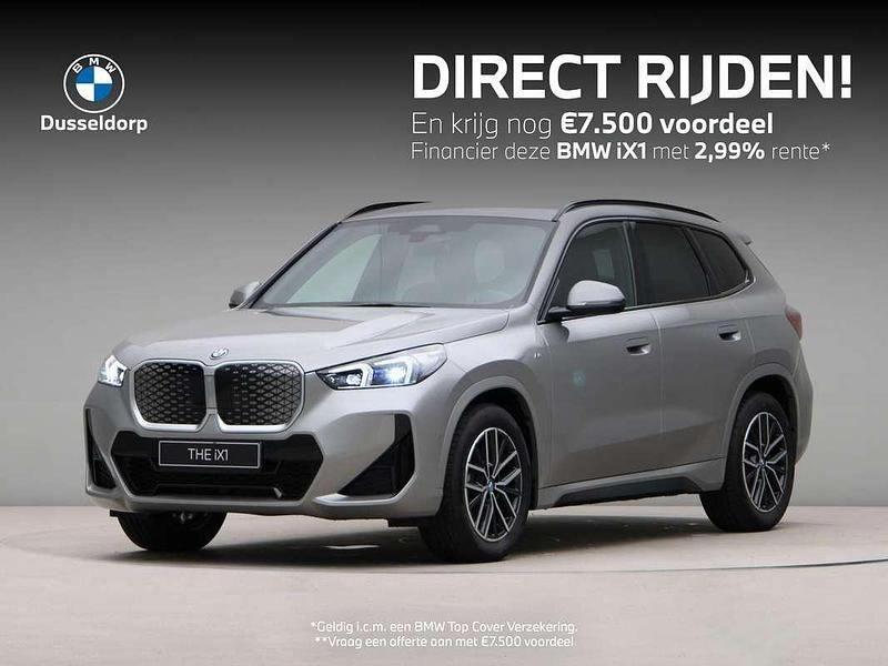 Zilver, metallic lak Gebruikt 2025 BMW iX1 M Sport SUV | € 57.254 - Afbeelding 1/4