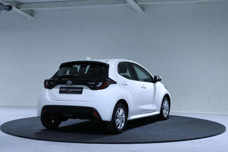 Occasion Toyota Yaris Hybrid 116 PK (85 kW) 2021 Wit Hatchback