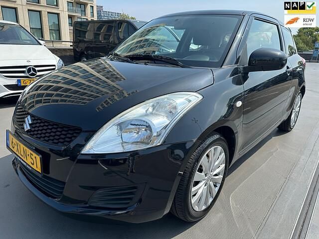 Zwart Gebruikt 2014 Suzuki Swift Hatchback | € 6.950 (Eerlijke prijs) - Afbeelding 1/4