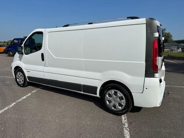 Wit Gebruikt 2012 Renault Trafic Van | € 5.945 (Eerlijke prijs) - Afbeelding 1/4