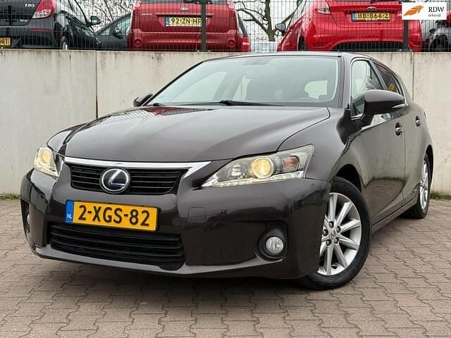 Bruin Occasion 2013 Lexus CT200h Hatchback | € 7.999 (Super prijs) - Afbeelding 1/4