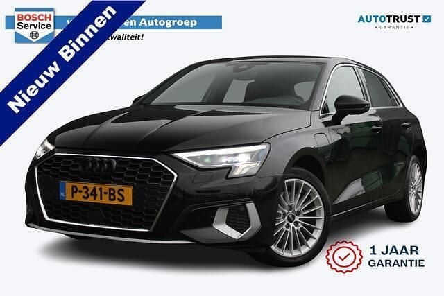 Zwart Occasion 2022 Audi A3 Sportback Advanced Hatchback | € 24.950 (Eerlijke prijs) - Afbeelding 1/4