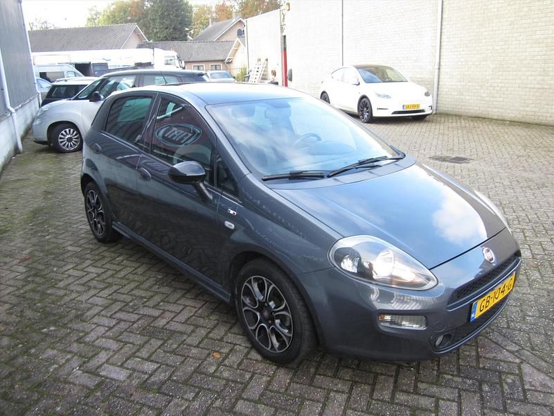 Occasion Fiat Punto Street 101 PK (74 kW) 2015 Grijs Hatchback