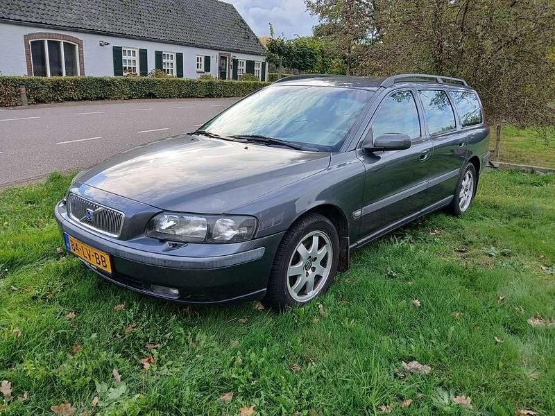 Grijs Gebruikt 2003 Volvo V70 Comfort Stationwagen | € 2.850 (Goede deal) - Afbeelding 1/4