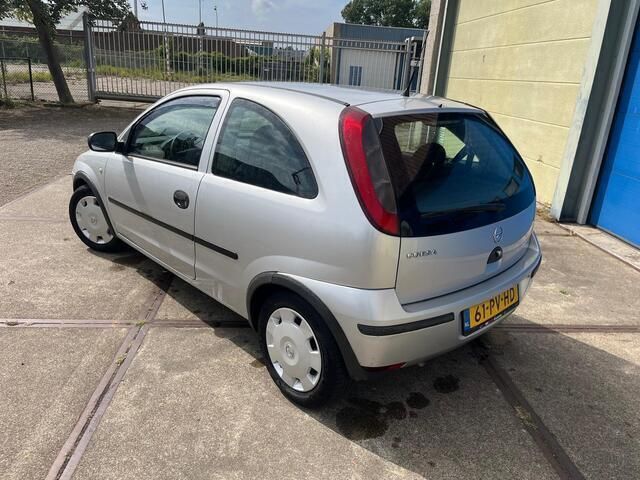 Occasion Opel Corsa 60 PK (44 kW) 2004 Grijs Hatchback