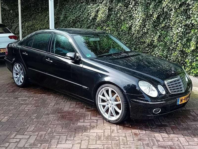 Zwart Gebruikt 2007 Mercedes E280 Sedan | € 6.500 (Goede deal) - Afbeelding 1/4