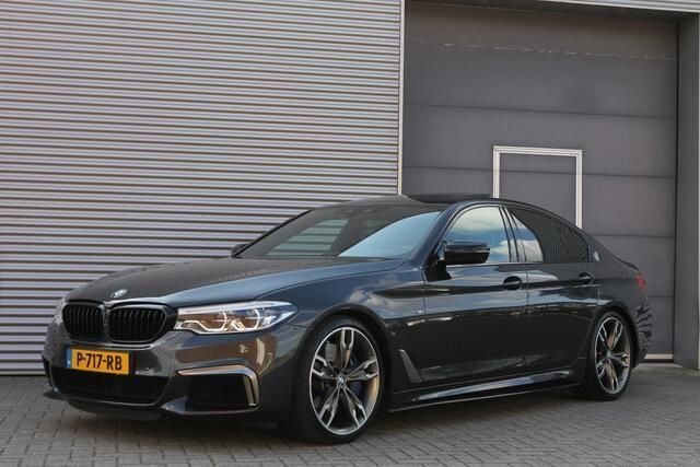 Grijs Gebruikt 2017 BMW M550 Executive Sedan | € 41.999 (Iets duurder) - Afbeelding 1/4