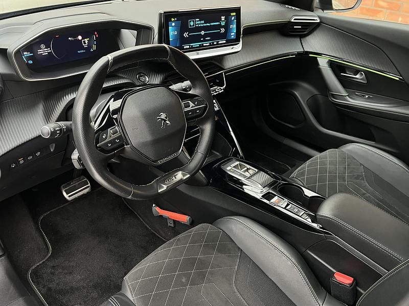 Occasion Peugeot e-2008 GT 100 kW (136 PK) 2022 Zwart SUV