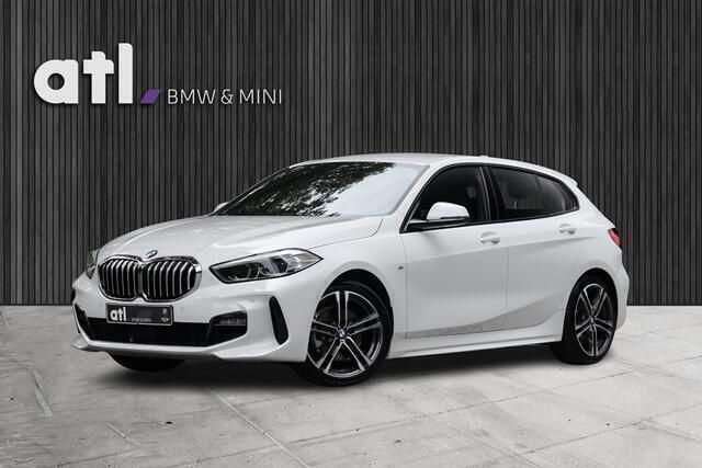 Wit Gebruikt 2022 BMW 116 Executive Hatchback | € 28.950 (Duur) - Afbeelding 1/4