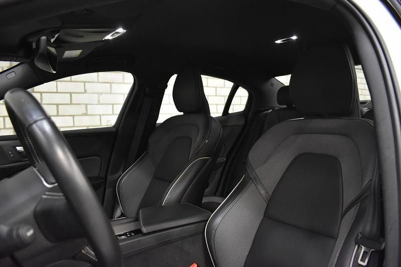 Occasion Volvo S60 R-Design 163 PK (119 kW) 2020 Wit Sedan