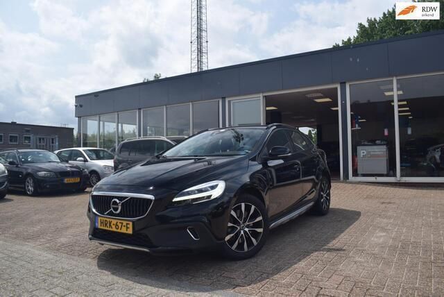 Zwart, metallic lak Gebruikt 2019 Volvo V40 CC Stationwagen | € 14.495 (Super prijs) - Afbeelding 1/4