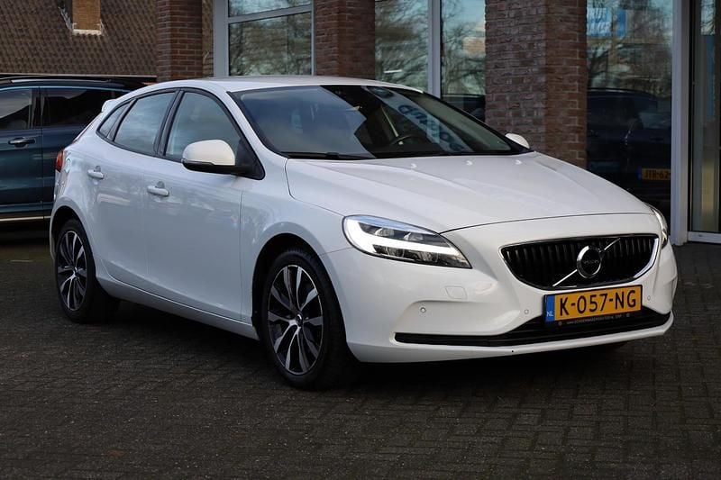 Occasion Volvo V40 2021 Wit Hatchback