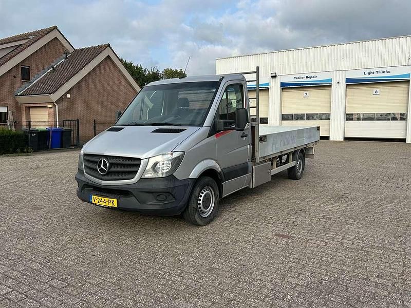 Grijs Gebruikt 2018 Mercedes Sprinter Van | € 19.450 - Afbeelding 1/4