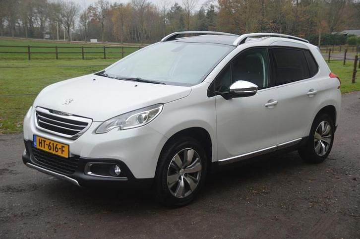 Wit (metallic) Gebruikt 2016 Peugeot 2008 Allure SUV | € 6.750 (Eerlijke prijs) - Afbeelding 1/4
