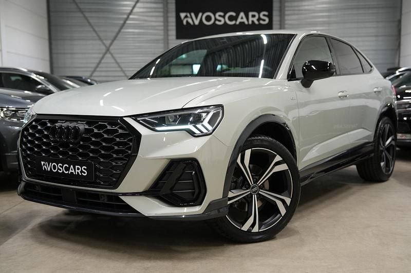 Grijs Gebruikt 2023 Audi Q3 Sportback Basis SUV | € 41.995 (Iets duurder) - Afbeelding 1/3