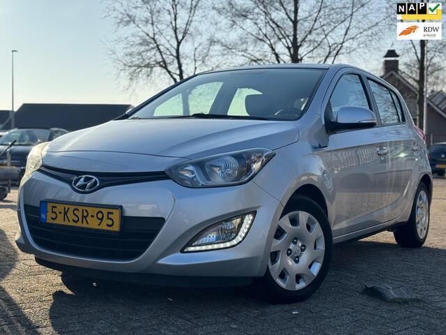 Grijs Gebruikt 2014 Hyundai i20 Hatchback | € 5.999 (Eerlijke prijs) - Afbeelding 1/4