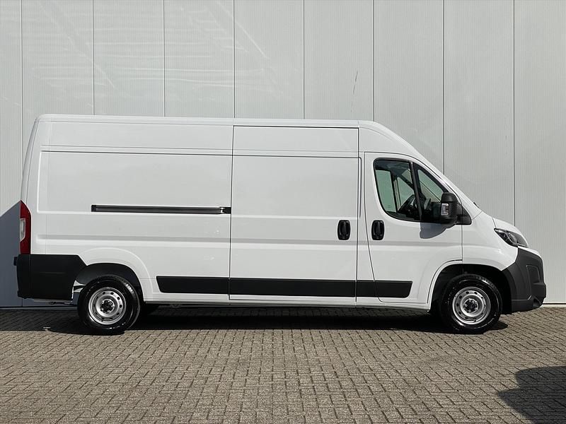 Occasion Opel Movano 140 PK (102 kW) 2024 Wit Van