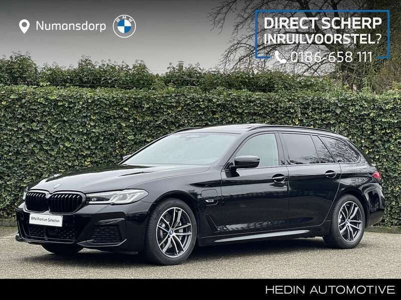 Zwart Gebruikt 2023 BMW 530e M Sport Stationwagen | € 56.890 - Afbeelding 1/3