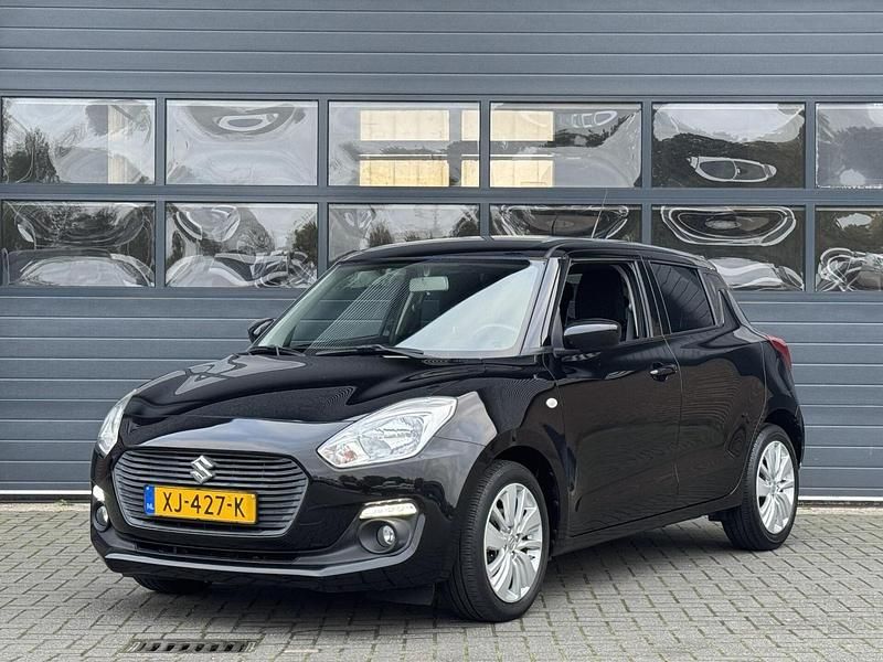 Zwart Gebruikt 2019 Suzuki Swift Hatchback | € 13.999 (Eerlijke prijs) - Afbeelding 1/3