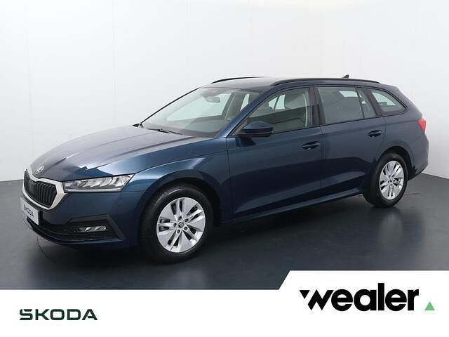 Blauw Gebruikt 2024 Skoda Octavia Ambition Stationwagen | € 26.940 (Eerlijke prijs) - Afbeelding 1/4