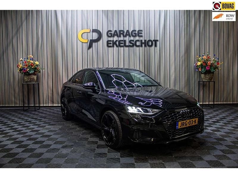 Zwart Gebruikt 2022 Audi A3 Premium Sedan | € 23.990 - Afbeelding 1/4