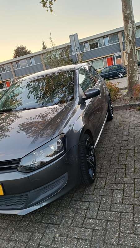 Grijs Gebruikt 2009 VW Polo Trendline Hatchback | € 4.000 (Goede deal) - Afbeelding 1/4