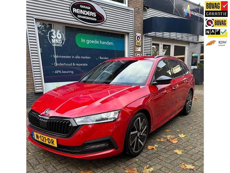 Rood (metallic) Occasion 2021 Skoda Octavia Business Line Stationwagen | € 17.950 (Eerlijke prijs) - Afbeelding 1/4