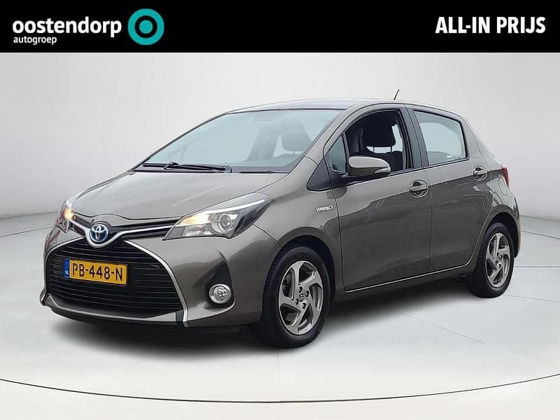 Grijs Gebruikt 2016 Toyota Yaris Hybrid Hatchback | € 11.950 (Eerlijke prijs) - Afbeelding 1/4