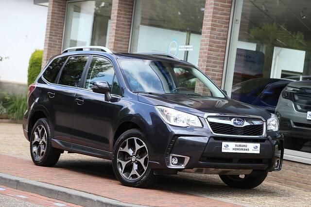 Grijs Occasion 2015 Subaru Forester Premium SUV | € 22.950 (Eerlijke prijs) - Afbeelding 1/4
