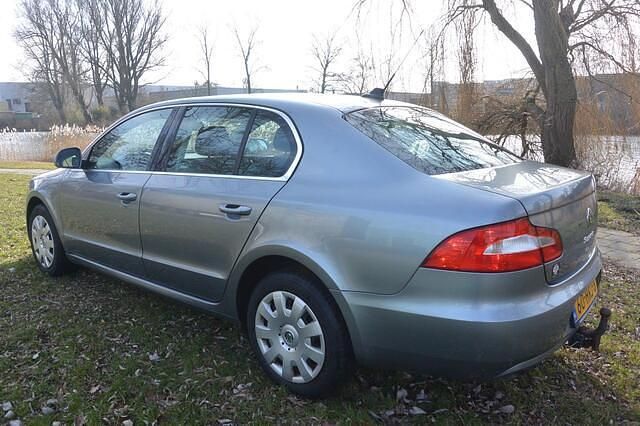 Occasion Skoda Superb Comfort 125 PK (91 kW) 2009 Blauw Hatchback