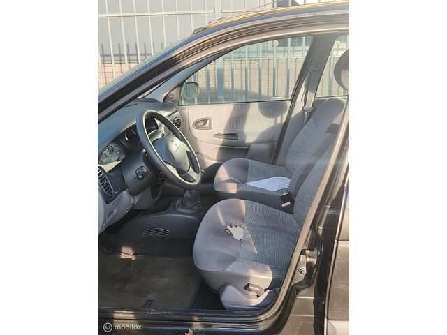 Occasion Renault Mégane Authentique 95 PK (69 kW) 2001 Zwart Hatchback