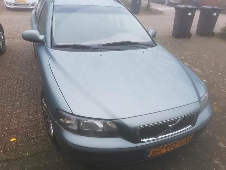 Occasion 2002 Volvo V70 Stationwagen | € 800 (Goede deal) - Afbeelding 1/4