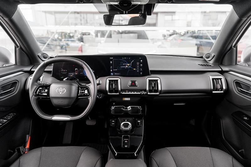 Nieuw Toyota Urban Cruiser Executive 11 kW (15 PK) 2026 Wit SUV