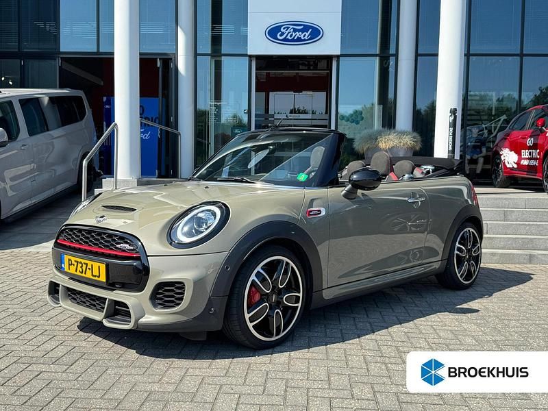 Grijs, metallic lak Gebruikt 2019 Mini John Cooper Works Cabriolet Chili Cabriolet | € 28.900 (Eerlijke prijs) - Afbeelding 1/4