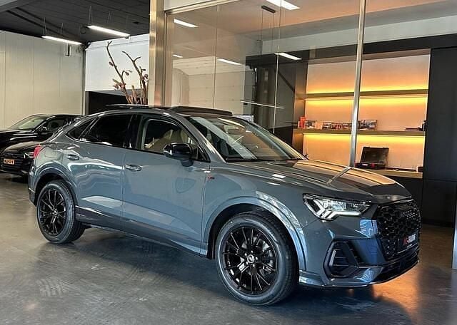 Grijs Gebruikt 2021 Audi Q3 Sportback S-Line SUV | € 39.500 (Eerlijke prijs) - Afbeelding 1/4