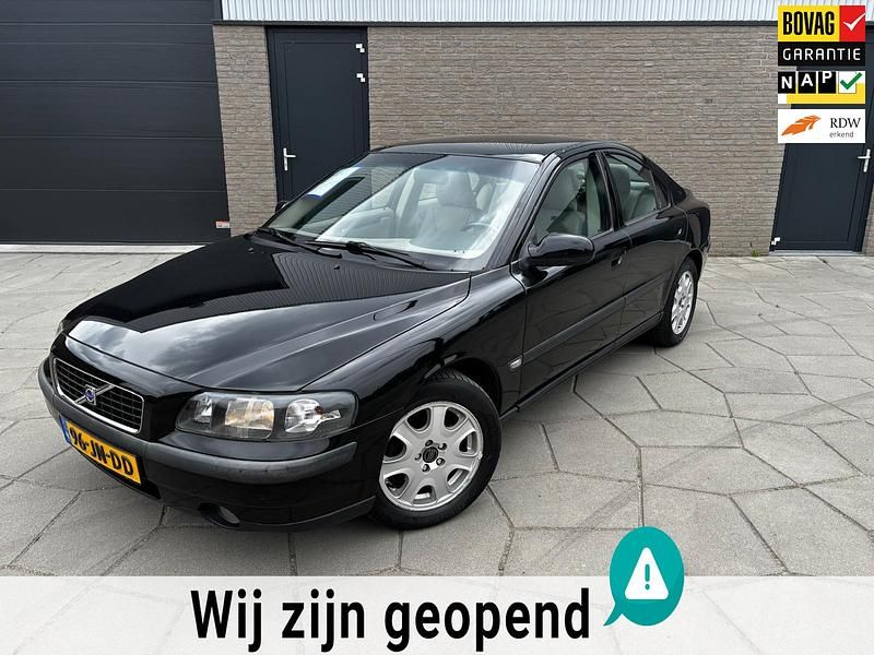 Zwart Gebruikt 2002 Volvo S60 Sedan | € 2.695 (Eerlijke prijs) - Afbeelding 1/4