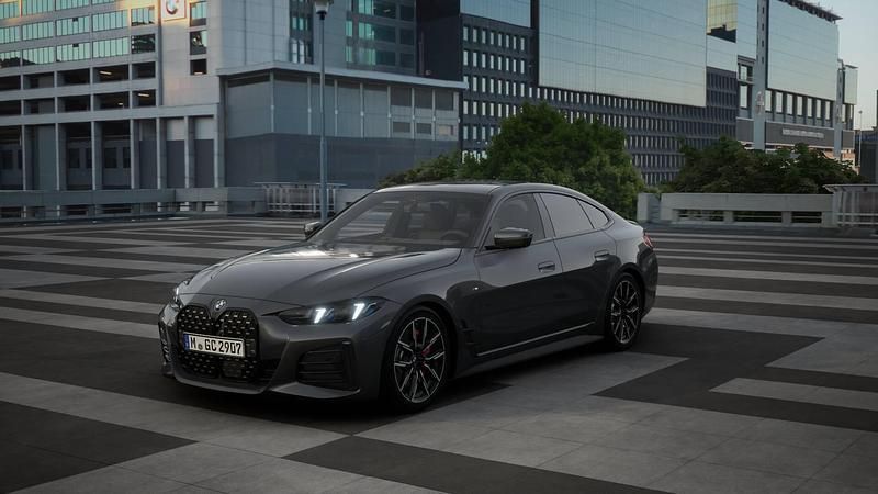 Grijs Nieuw 2025 BMW 420 Comfort Edition Coupé | € 83.678 (Iets duurder) - Afbeelding 1/4