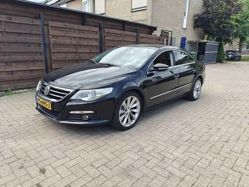 Zwart Gebruikt 2009 VW CC Sedan | € 8.500 (Duur) - Afbeelding 1/4