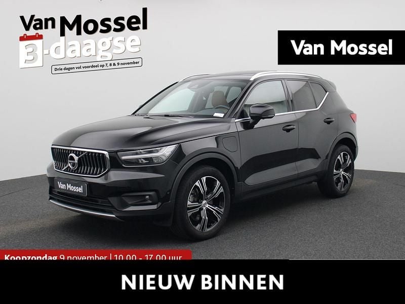 Zwart Gebruikt 2020 Volvo XC40 Inscription SUV | € 32.900 (Eerlijke prijs) - Afbeelding 1/4