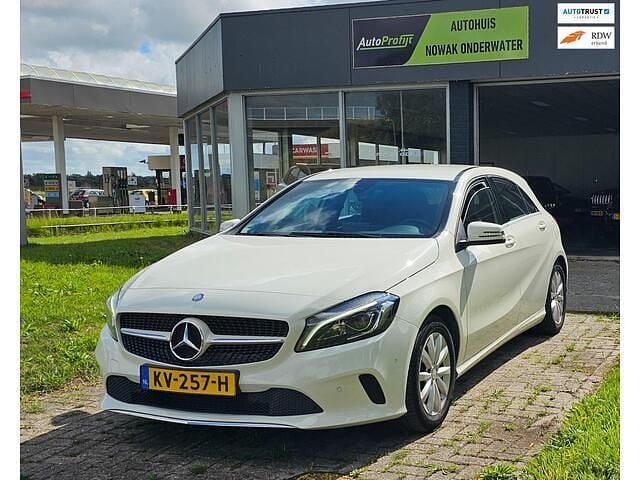 Wit Gebruikt 2016 Mercedes A160 Ambition Hatchback | € 10.950 (Eerlijke prijs) - Afbeelding 1/4