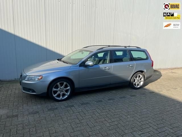 Grijs Gebruikt 2008 Volvo V70 Kinetic Stationwagen | € 2.450 (Eerlijke prijs) - Afbeelding 1/1