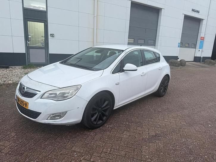 Gebruikt 2010 Opel Astra Edition | € 1.499 - Afbeelding 1/4