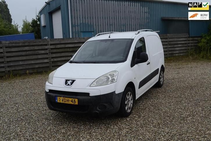 Gebruikt 2009 Peugeot Partner MPV | € 1.750 (Eerlijke prijs) - Afbeelding 1/4