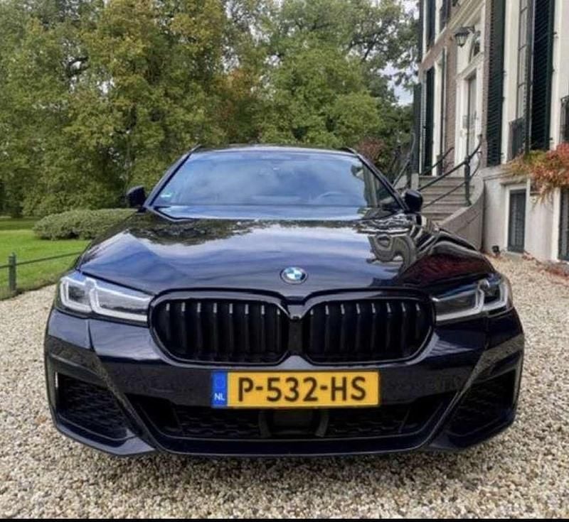 Zwart Occasion 2021 BMW 530 Stationwagen | € 31.000 (Goede deal) - Afbeelding 1/4