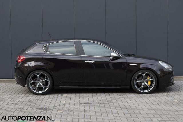 Occasion Alfa Romeo Giulietta Distinctive 170 PK (125 kW) 2011 Zwart Hatchback