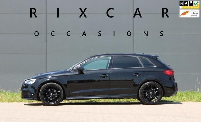 Zwart Gebruikt 2017 Audi A3 Sportback Black Edition Hatchback | € 12.890 - Afbeelding 1/4